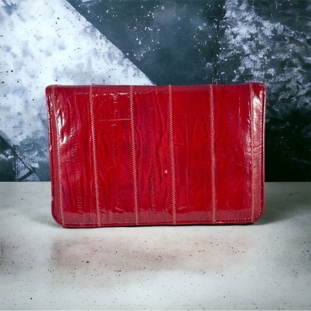 VINTAGE! Red Polished Eel Skin Stitched Leather Clutch w/ Detachable Strap